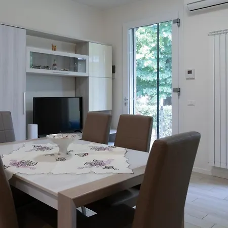 Tramvia Con Parcheggio Privato *