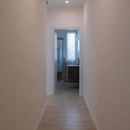 Tramvia Con Parcheggio Privato *